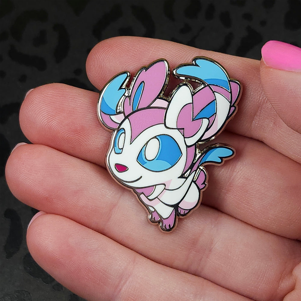 GOOD DOG Sylveon Pin - Versiris - Art by Versiris