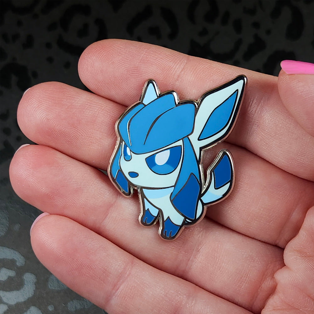 GOOD DOG Glaceon Pin - Versiris - Art by Versiris