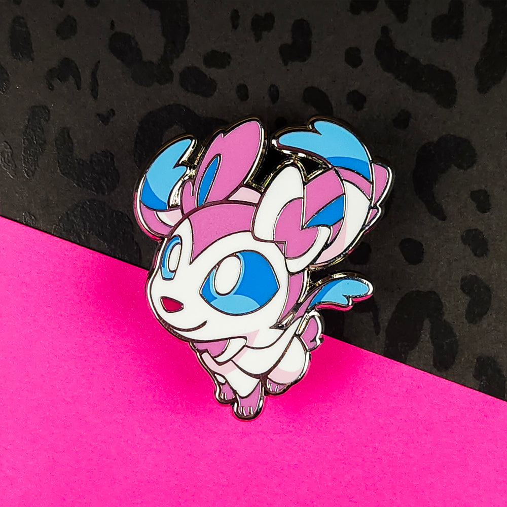 GOOD DOG Sylveon Pin